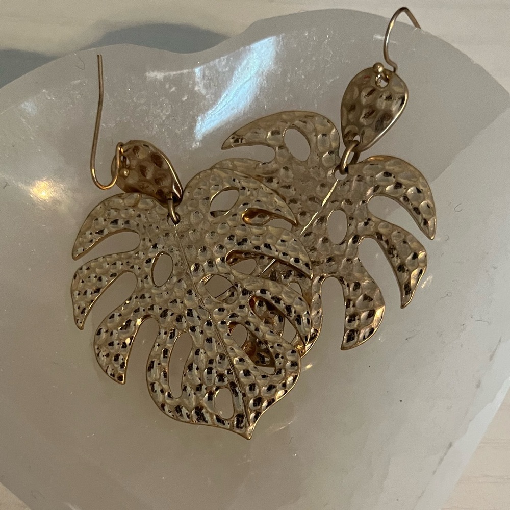 GOLD LEAF DANGLE EARRINGS